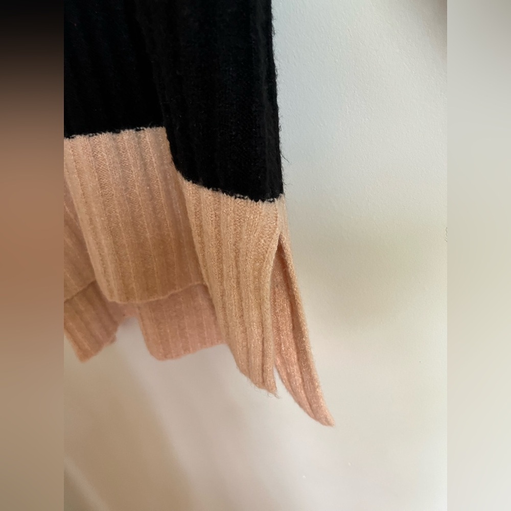 Altar’d State Woman’s Color Block Acrylic Blend Knit Oversized Sweater Size M - Picture 6 of 13